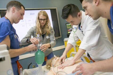 medical students work together